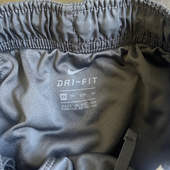 Nike Charcoal Gray Dri-Fit Tempo Shorts - Picture 5 of 6